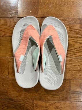 Hey Dude Flip Flops Size 9